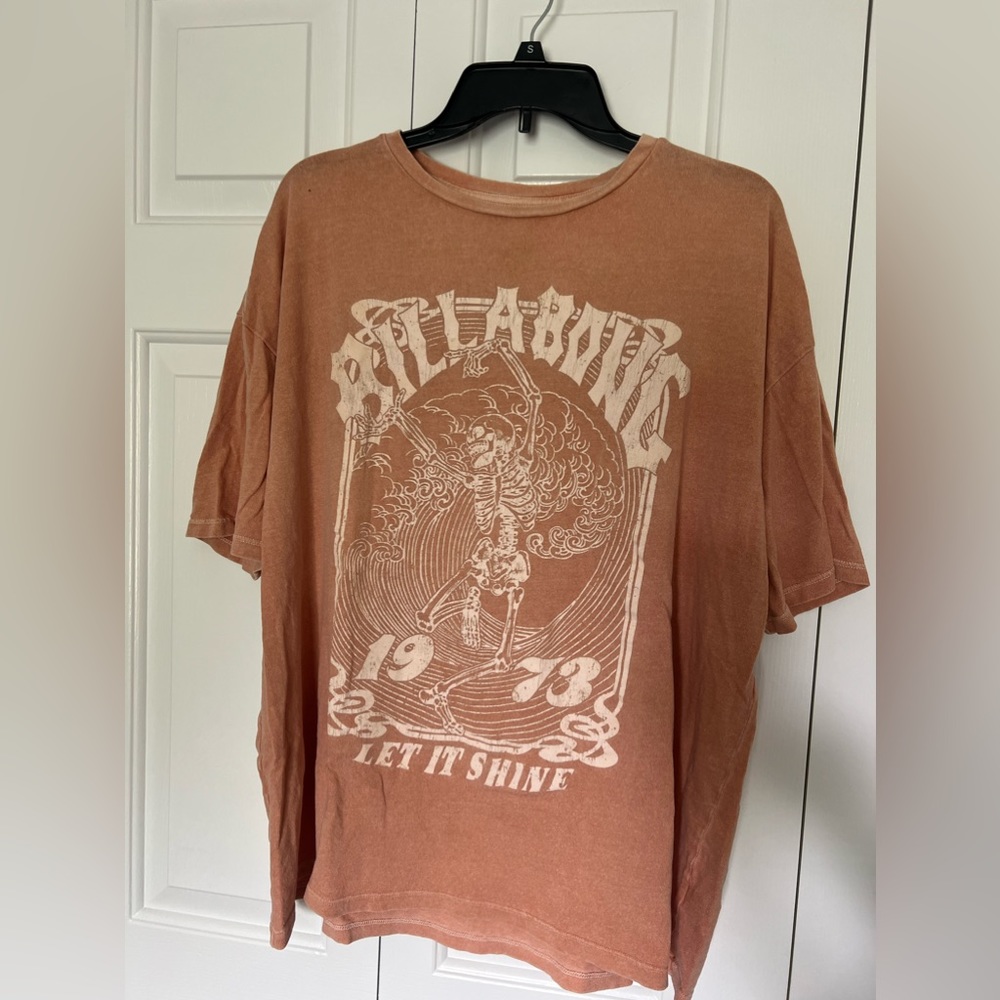 Billabong, graphic tee